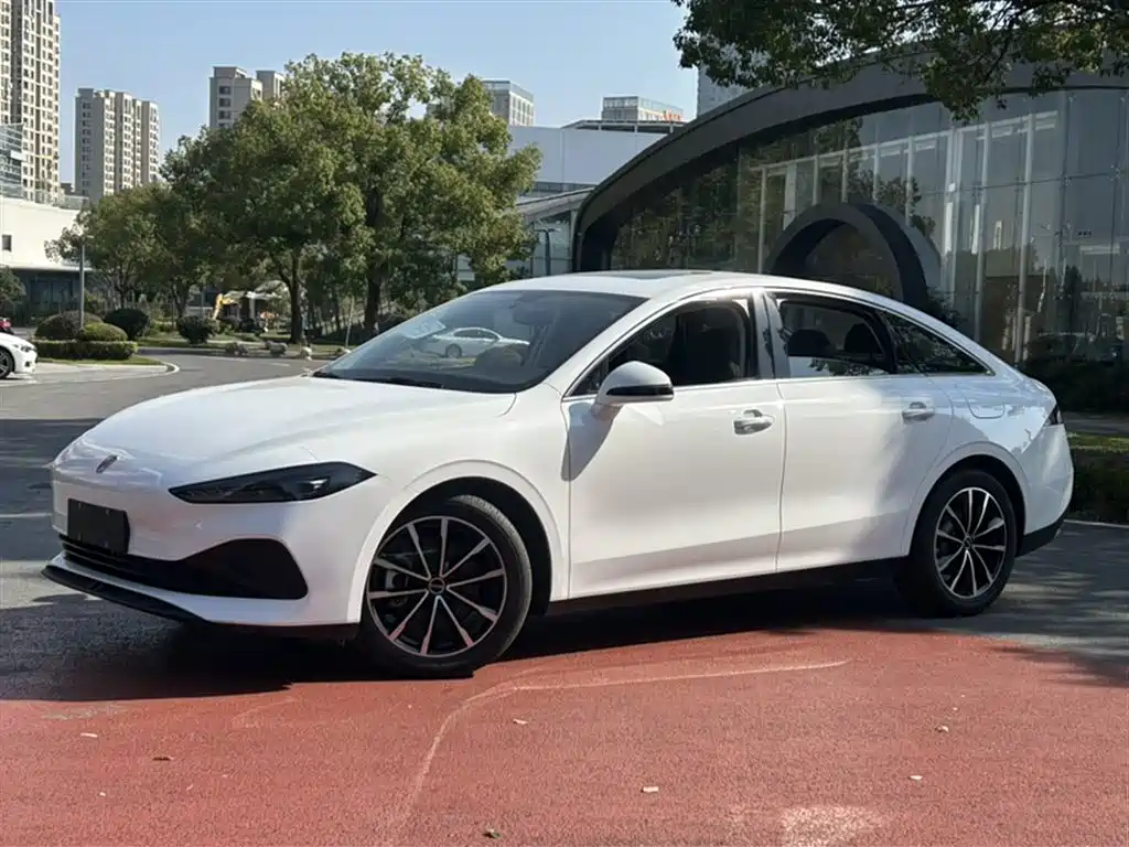 Roewe D7 2025 DMH 125km Champion