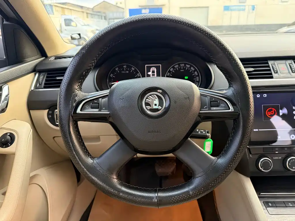 Skoda Octavia — миниатюра 7