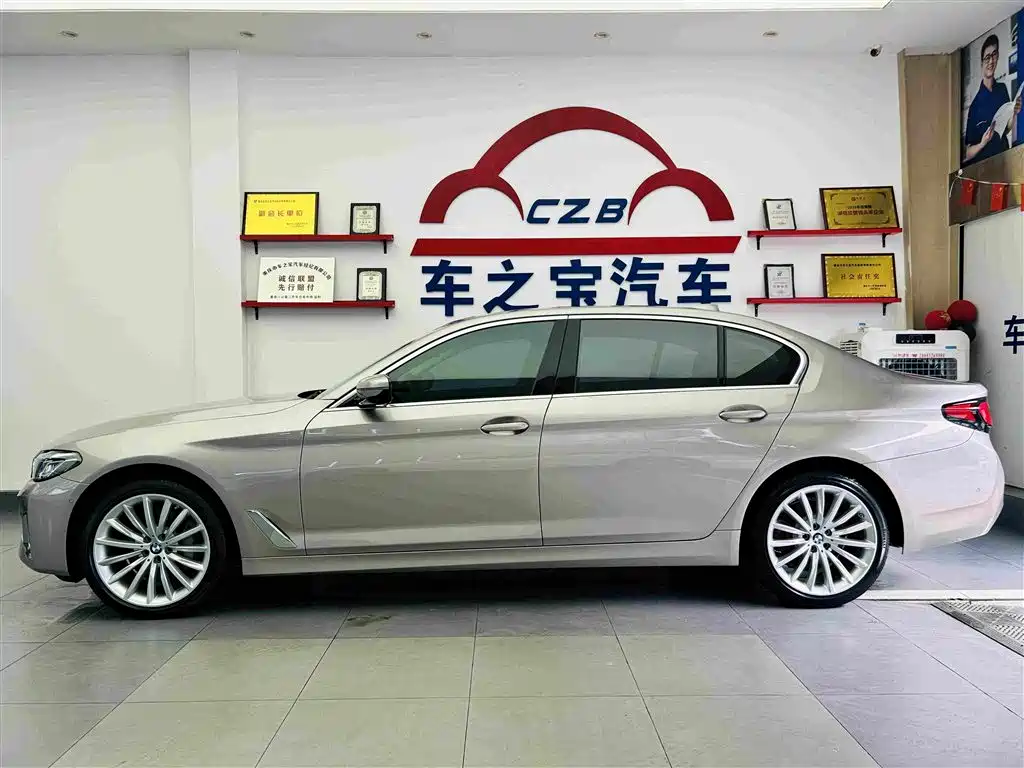 BMW 5 Series — миниатюра 5