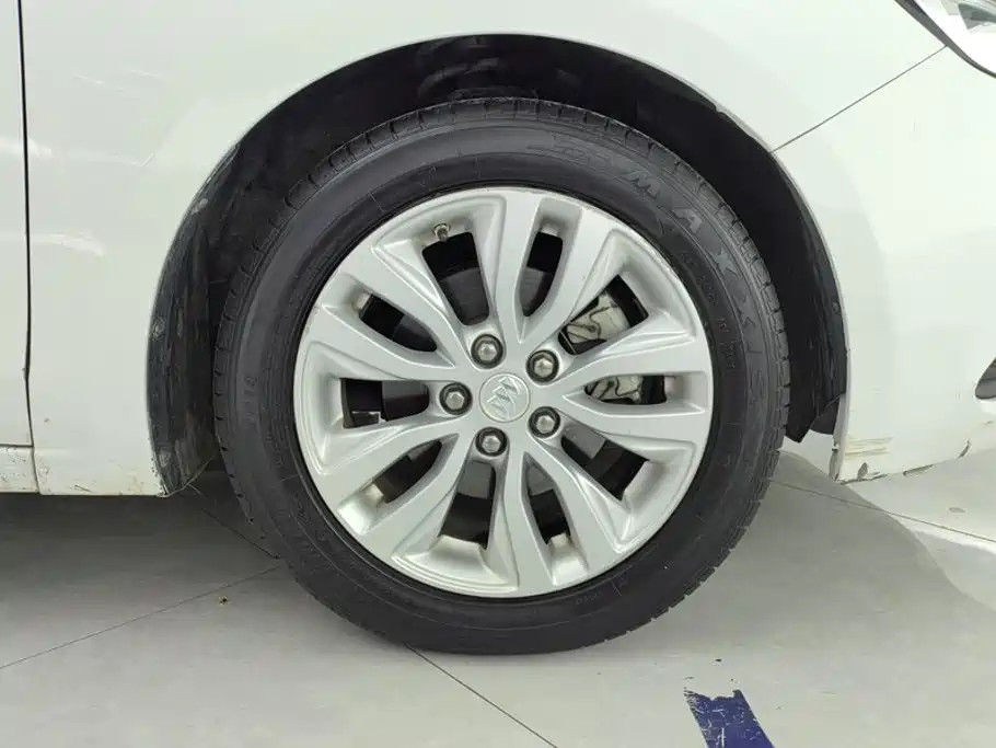 Buick Excelle — миниатюра 6