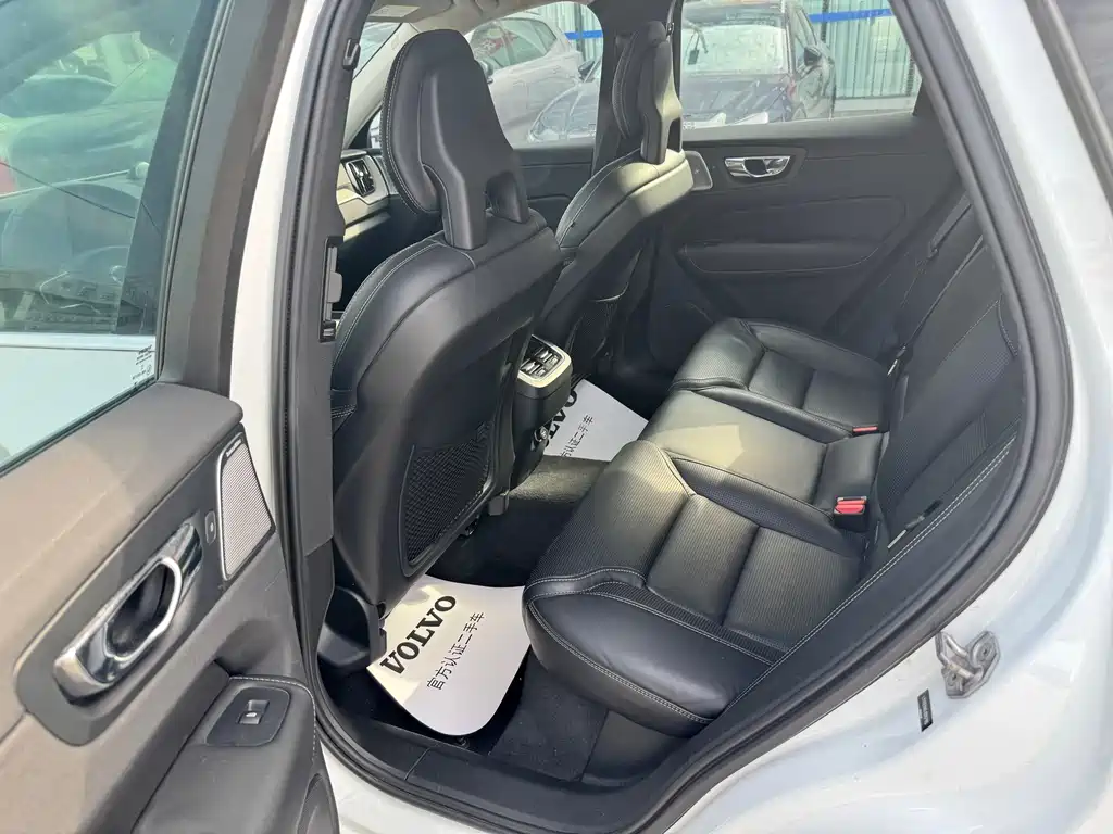 Volvo XC60 — миниатюра 4