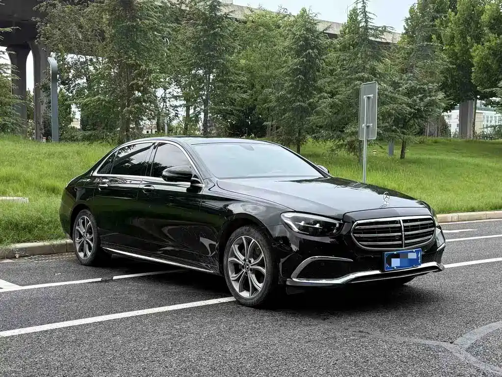 Mercedes-Benz E-Class — миниатюра 3