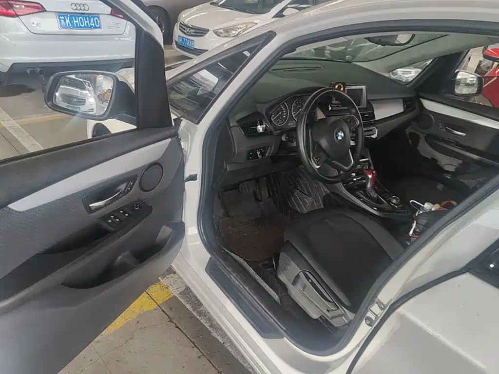 BMW 2 Series Active Tourer — миниатюра 16
