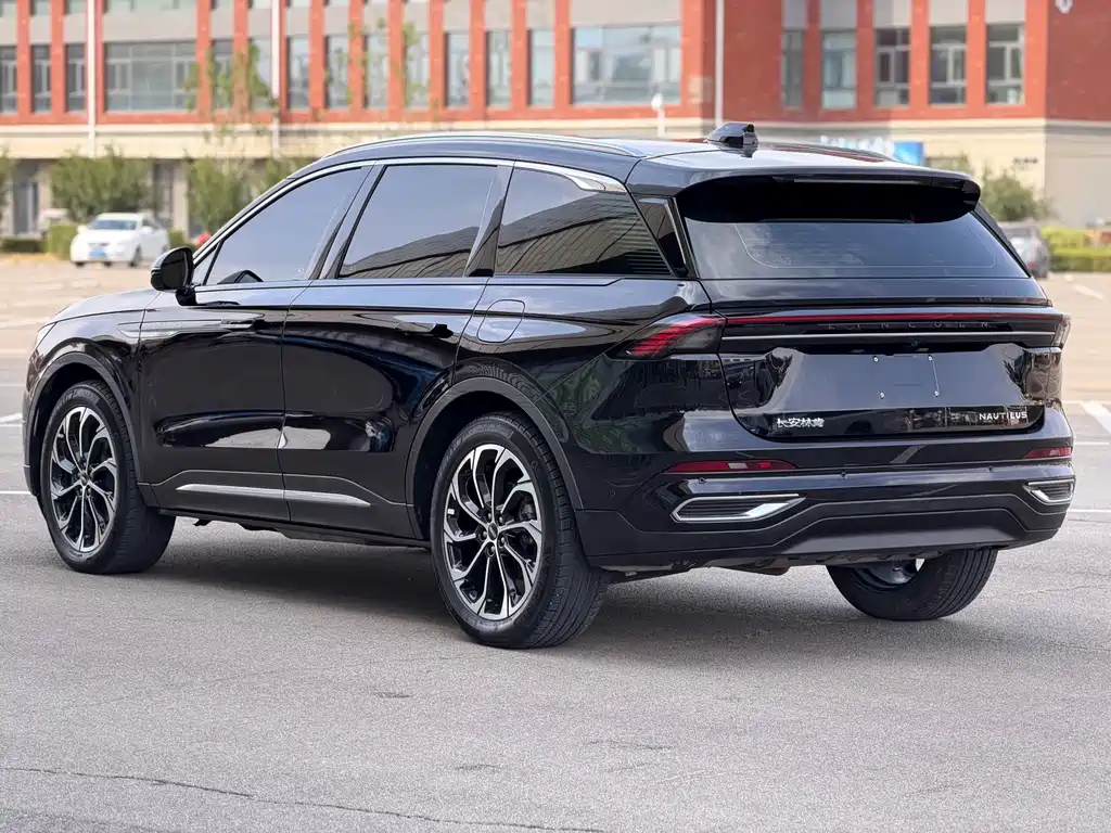 Lincoln Nautilus — миниатюра 9