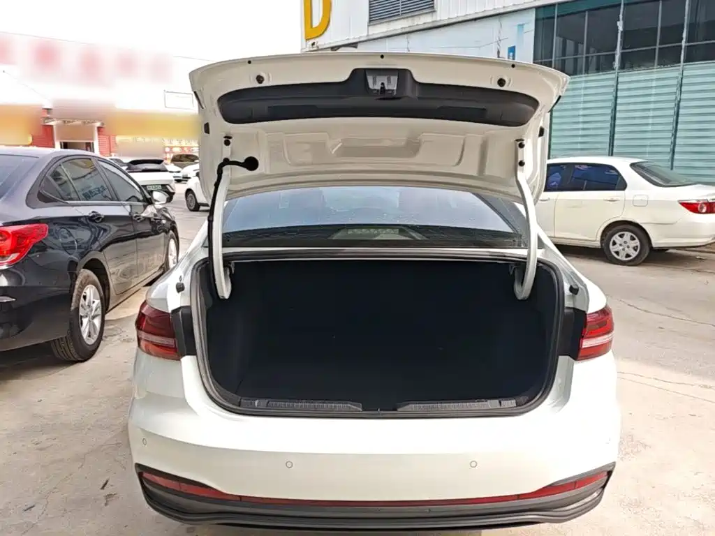 Volkswagen Lavida — миниатюра 19