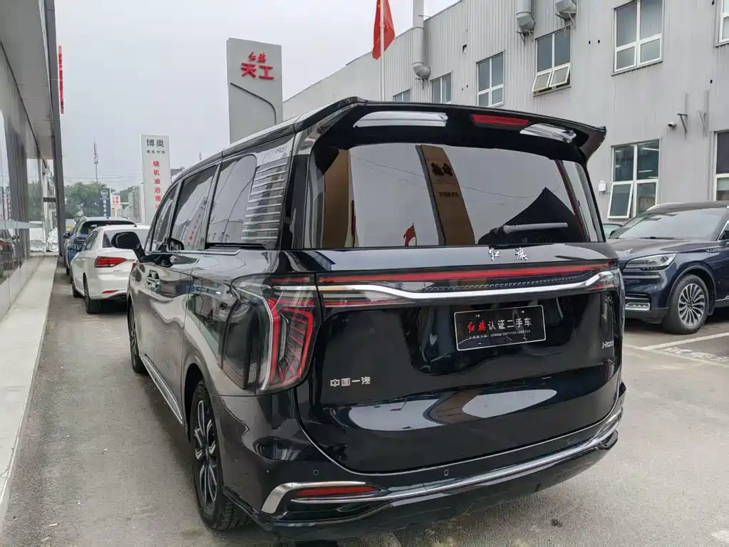 Hongqi HQ9 2023 2.0T