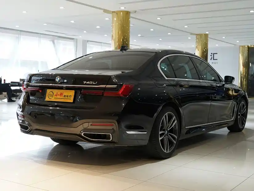 BMW 7 Series — миниатюра 19