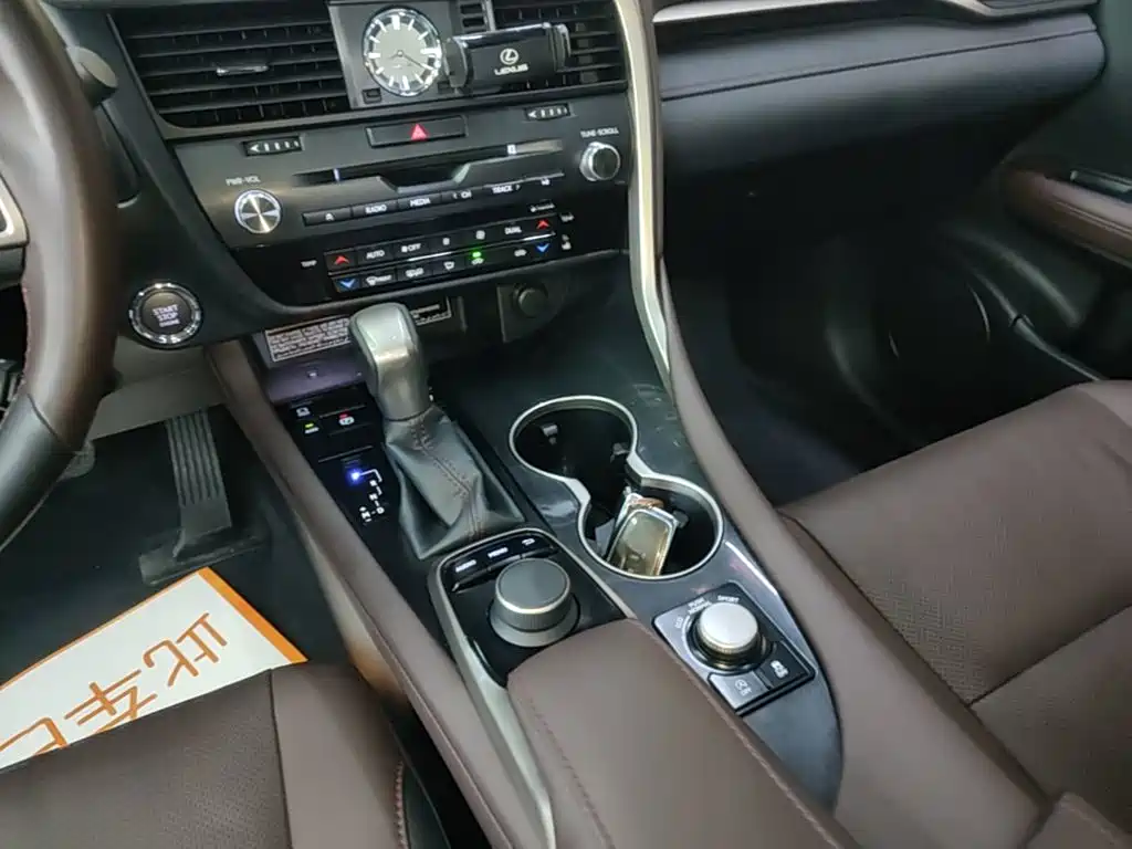 Lexus RX — миниатюра 14