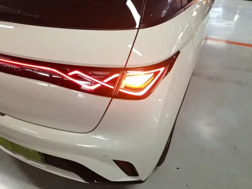 BYD Dolphin — миниатюра 8