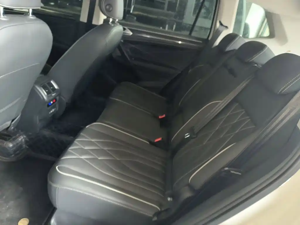 Volkswagen Tiguan L PHEV — миниатюра 17
