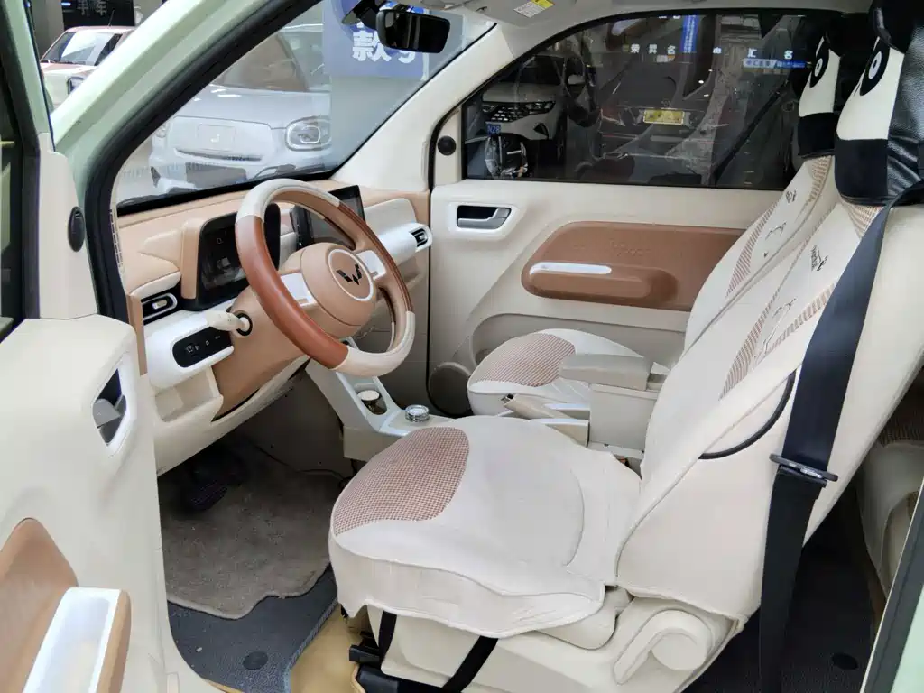 Wuling MINIEV — миниатюра 4