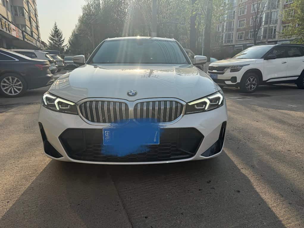 BMW 3 Series 2.0 л 2023 г. Белый, пробег 42000 км