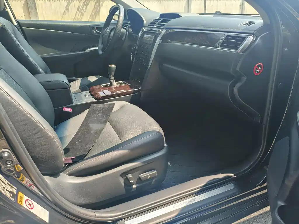 Toyota Camry — миниатюра 5