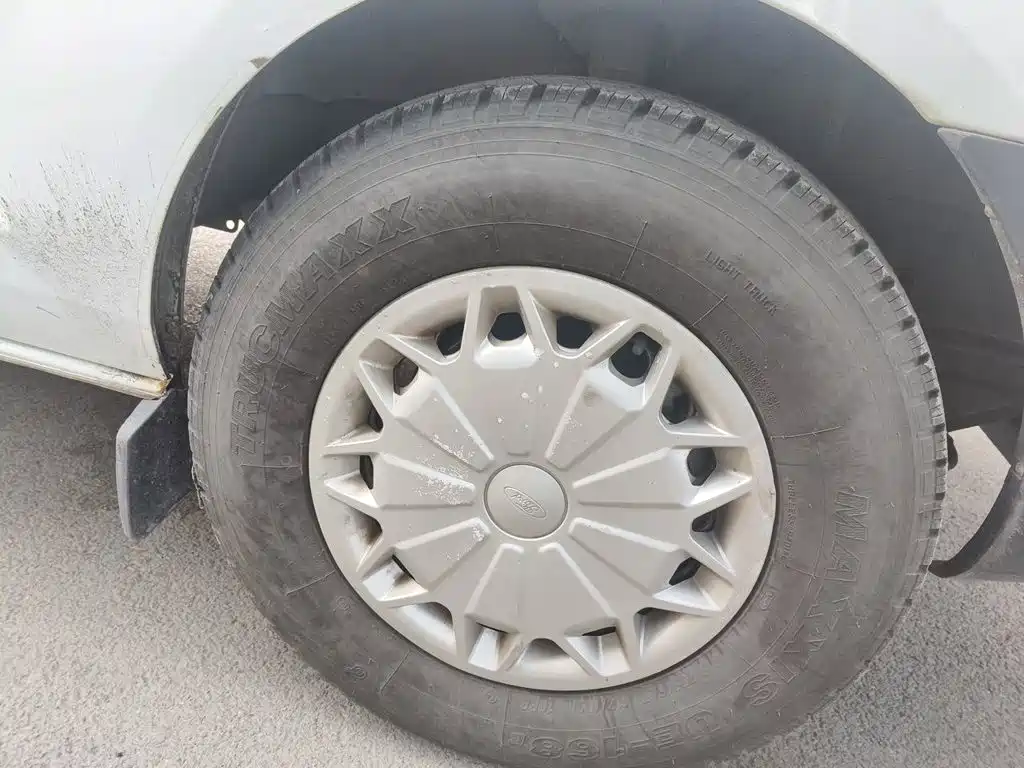 Ford Transit — миниатюра 8