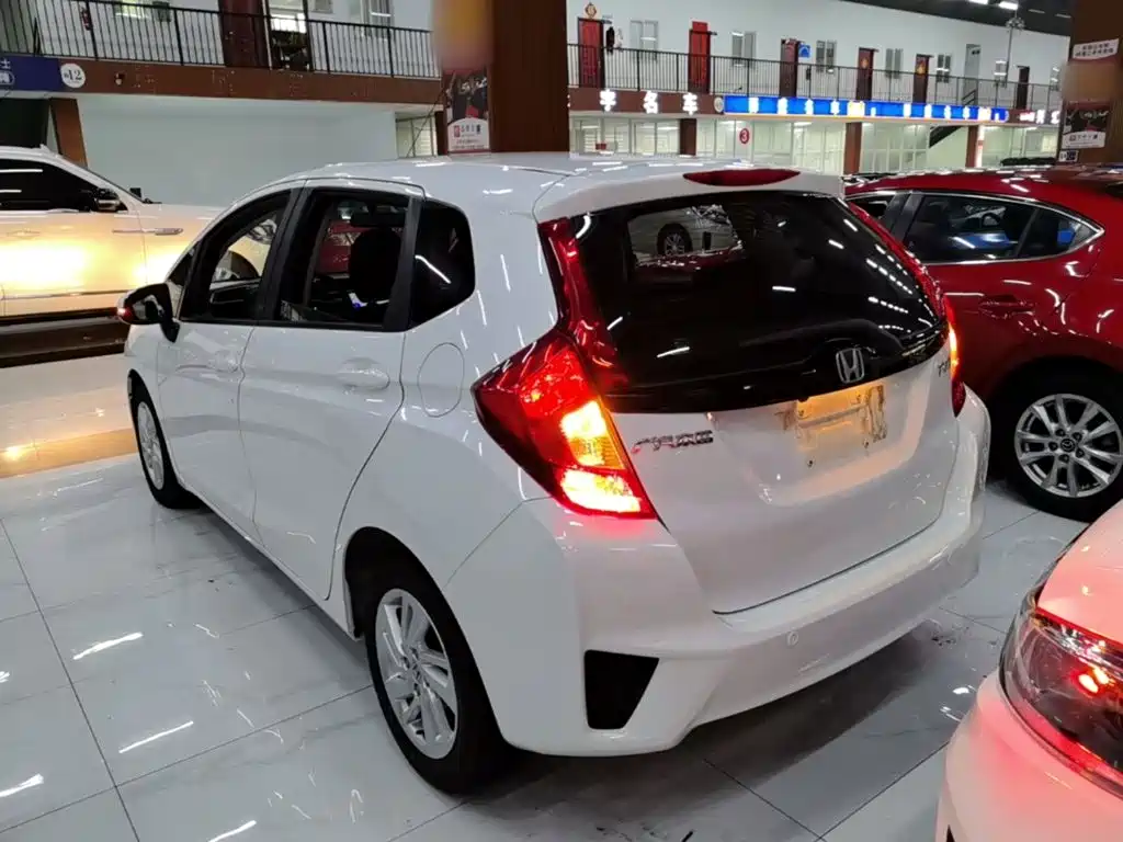 Honda Fit — миниатюра 5