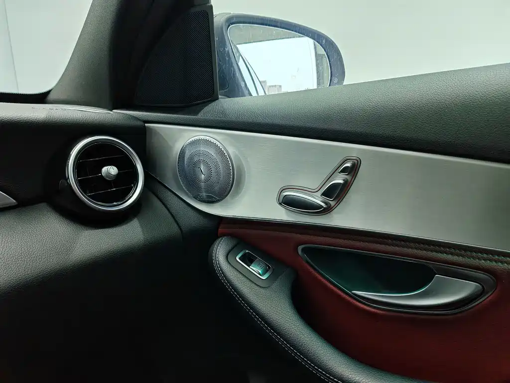 Mercedes-Benz C-Class — миниатюра 17