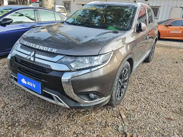 MITSUBISHI OUTLANDER 2019