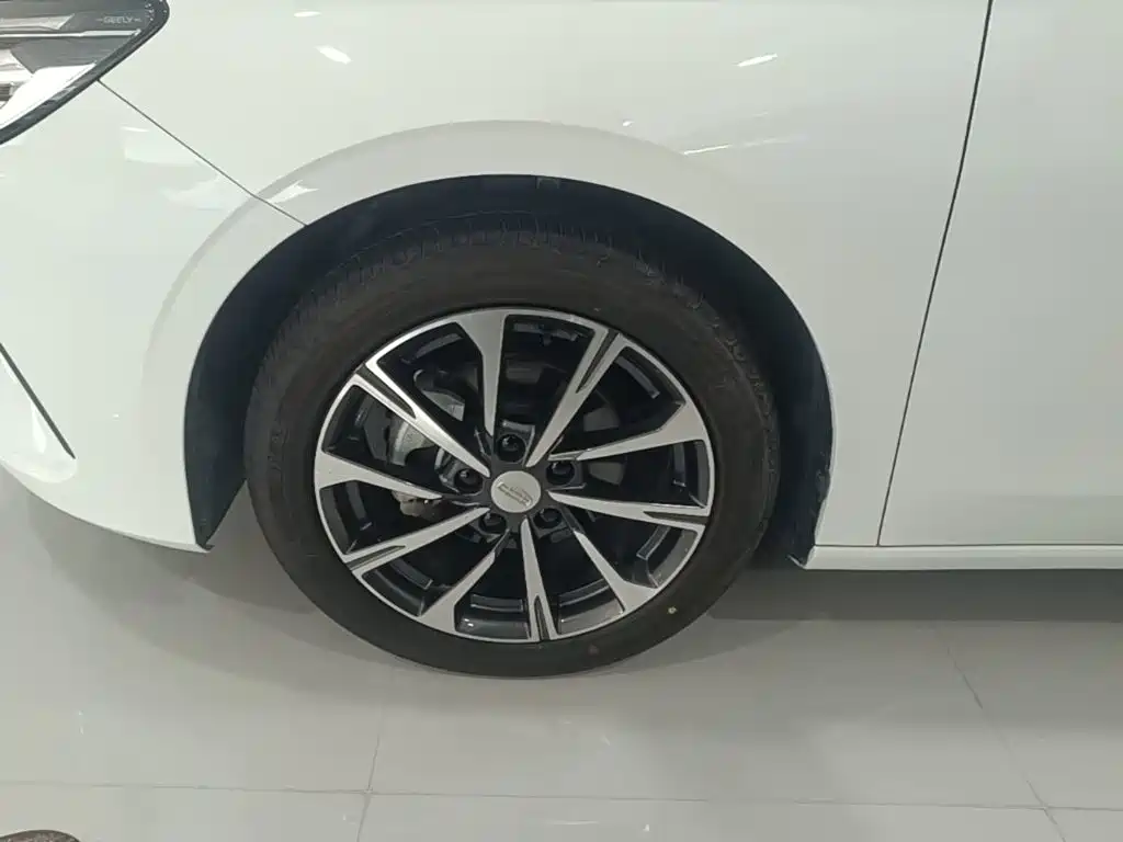 Geely Emgrand — миниатюра 23