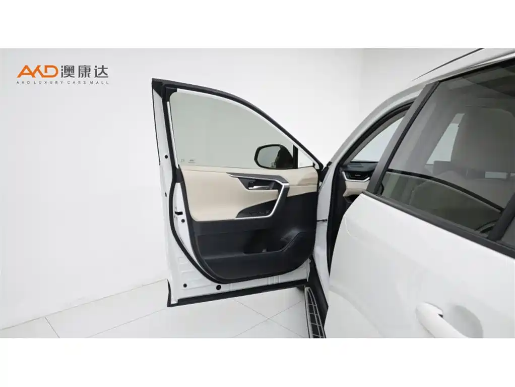 Toyota RAV4 — миниатюра 10