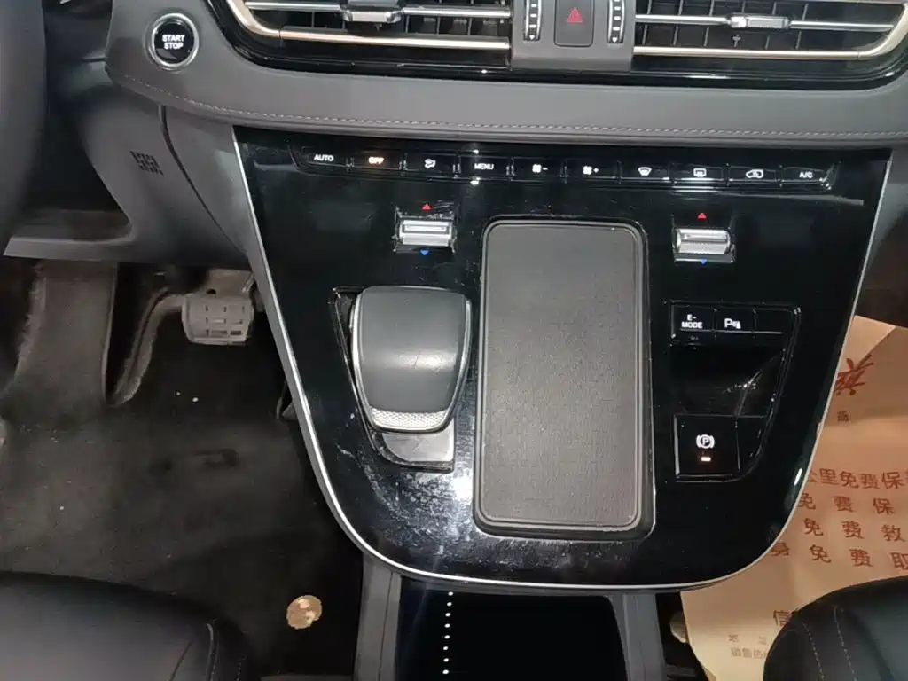 Hongqi Hongqi HQ9 PHEV — миниатюра 14