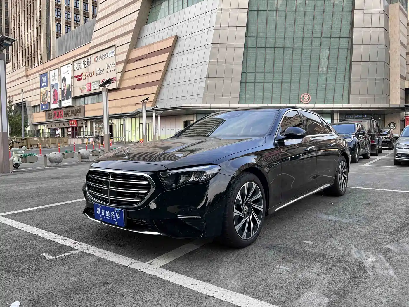 奔驰E级 2025款 E 300 L 豪华型 2024