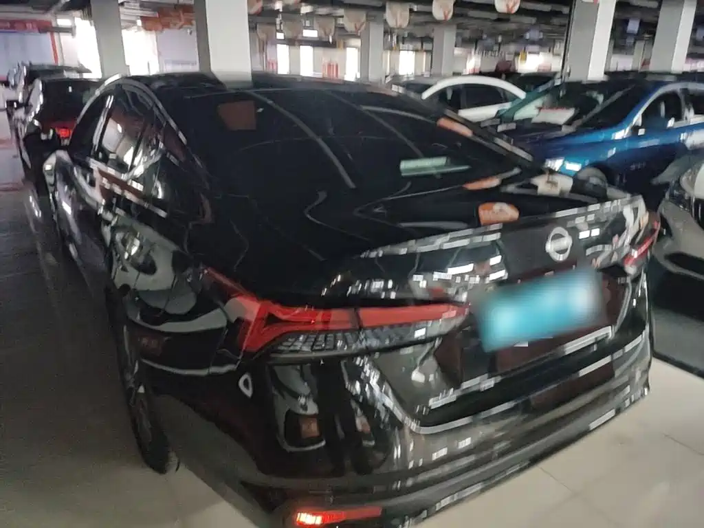 Nissan Altima 2024 2.0L SV Black Gold