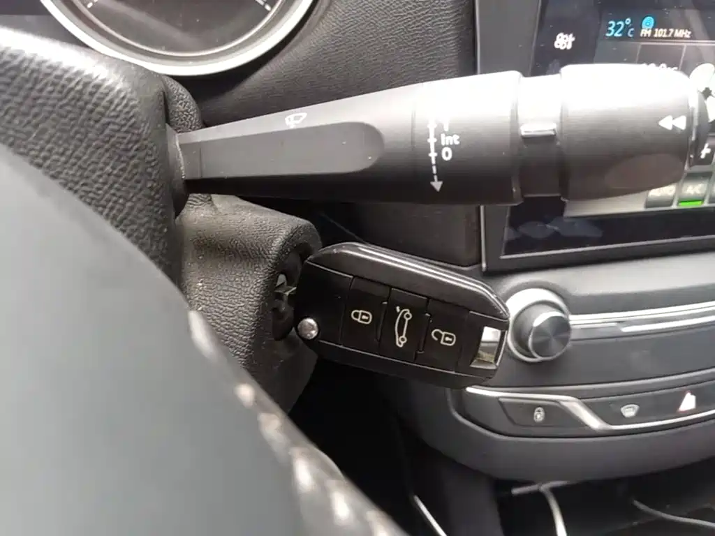 Peugeot 408 — миниатюра 9