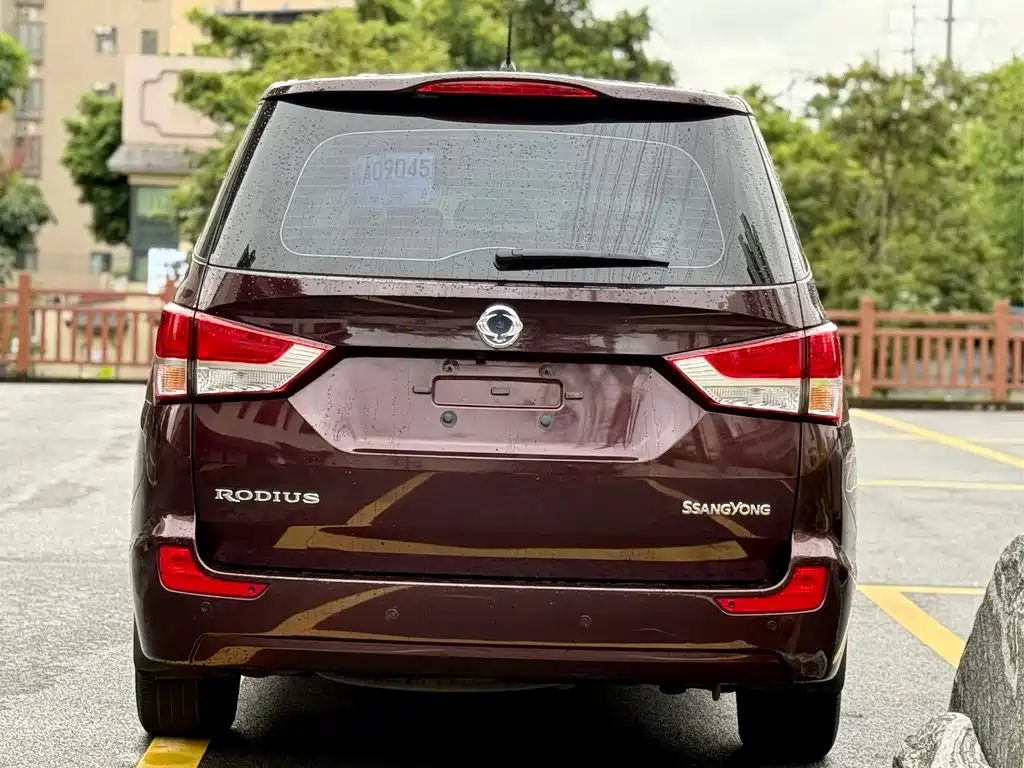 SsangYong Rodius — миниатюра 7