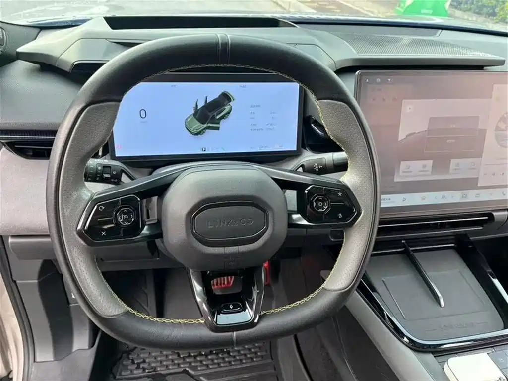 Lynk & Co 08 EM-P 2023 220km Halo