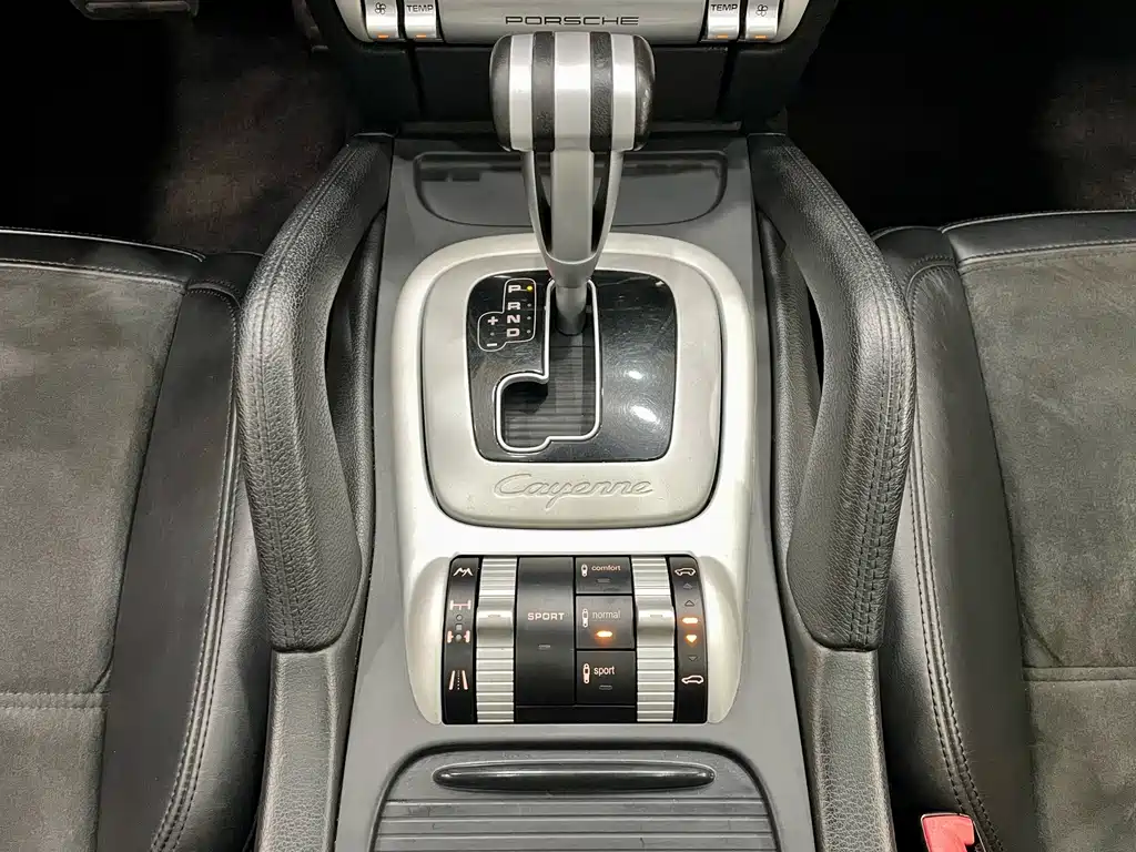 Porsche Cayenne — миниатюра 16