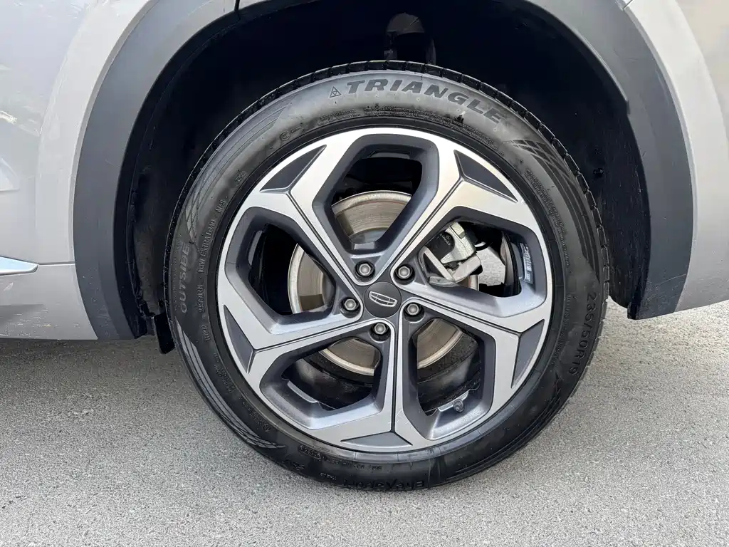 Geely Xingyue L — миниатюра 10