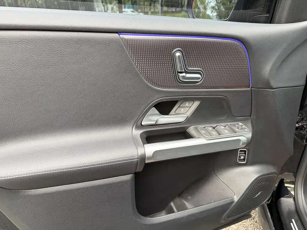 Mercedes-Benz GLB — миниатюра 9