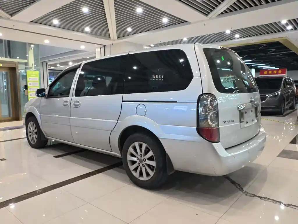 Buick GL8 — миниатюра 7