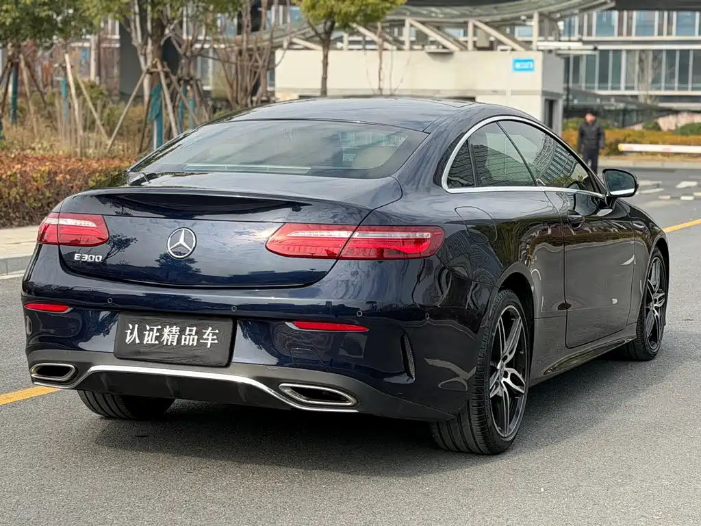 MERCEDES-BENZ E CLASS