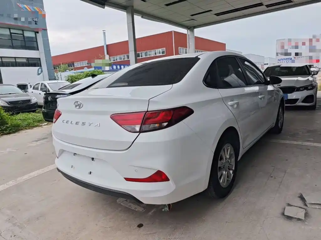 Hyundai Elantra — миниатюра 7