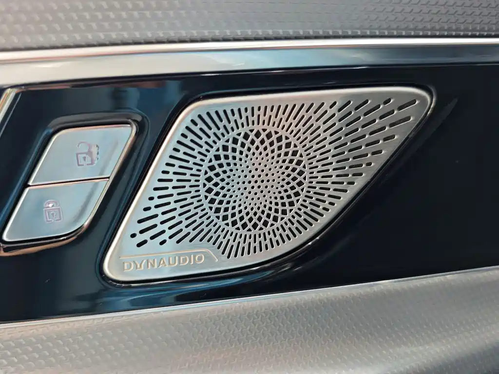 Hongqi Hongqi H5 — миниатюра 8
