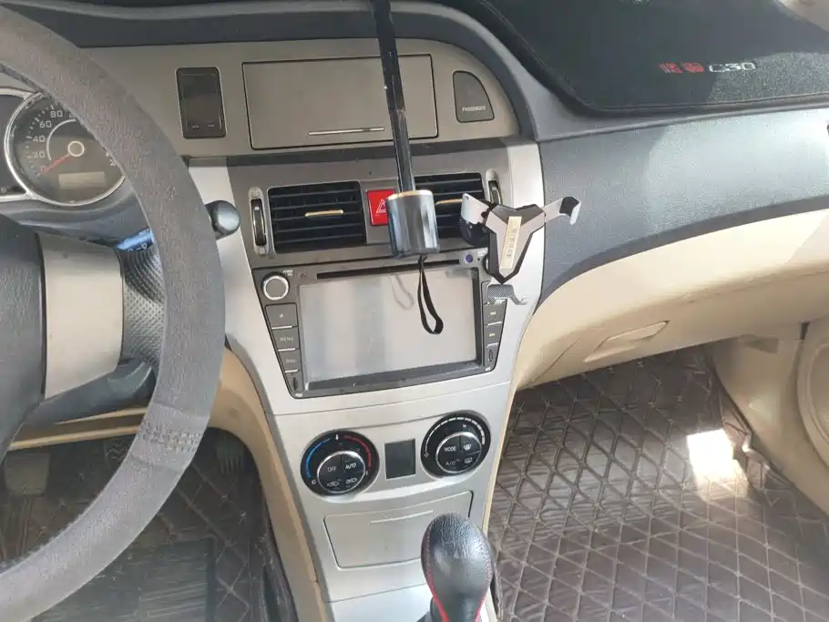 Great Wall Great Wall C30 — миниатюра 13