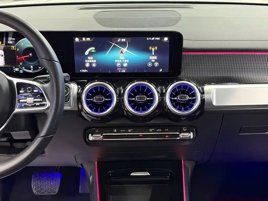 Mercedes-Benz GLB — миниатюра 9