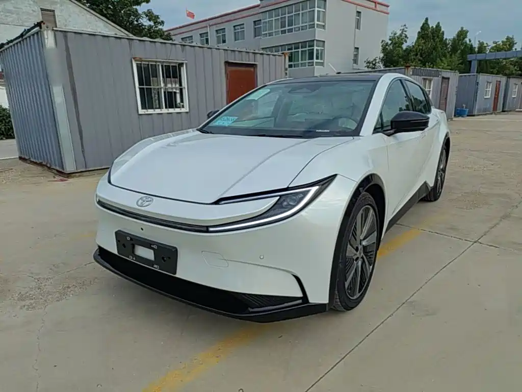Toyota bZ5 — миниатюра 2