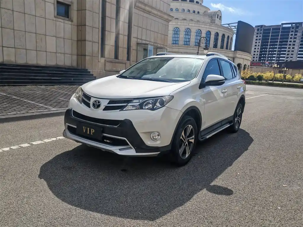 Toyota RAV4 — миниатюра 4