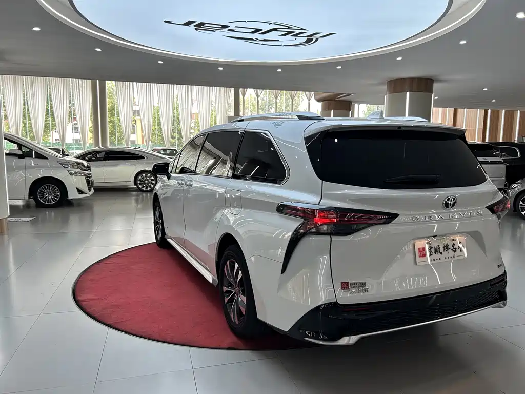 Toyota Granvia — миниатюра 7