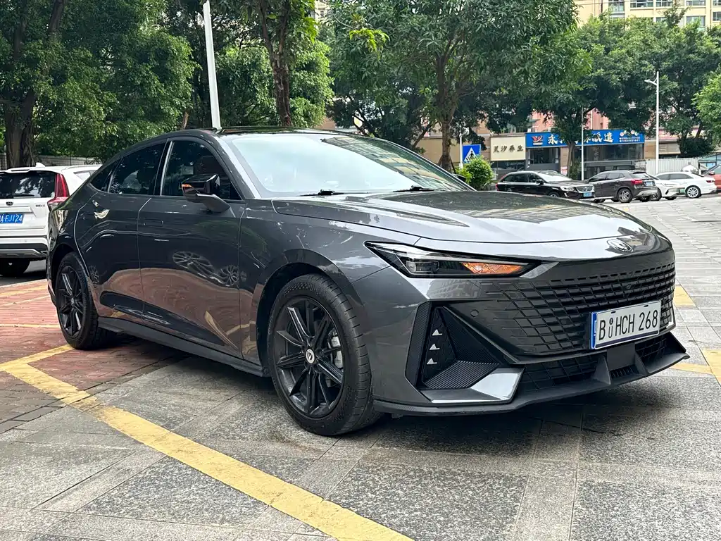 Changan UNI-V — миниатюра 3