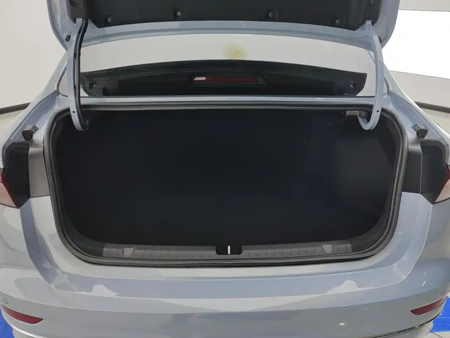 Geely Emgrand — миниатюра 4