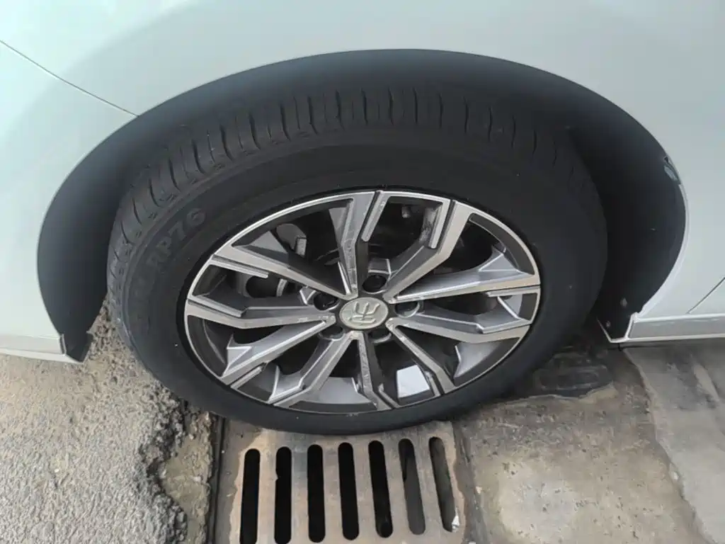 BYD MAX — миниатюра 23