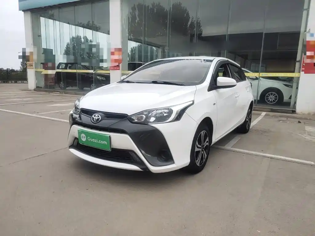 Toyota Yaris L — миниатюра 2