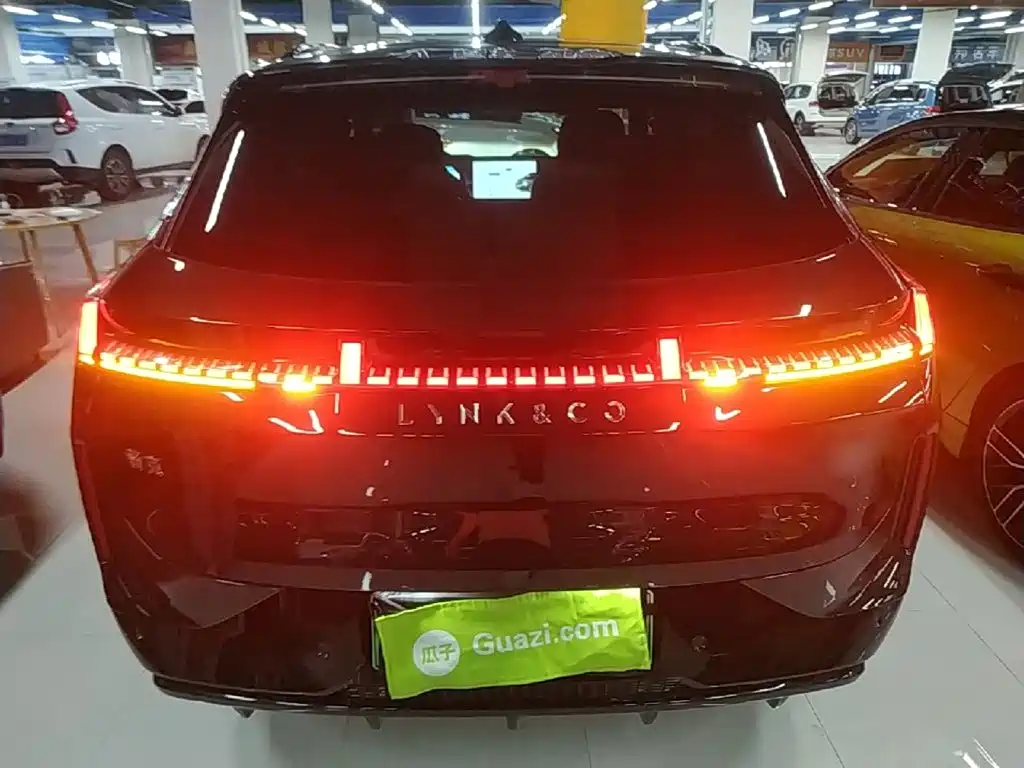 Lynk & Co 08 EM-P 2023 220km Halo