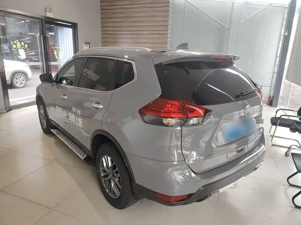 Nissan X-Trail — миниатюра 5