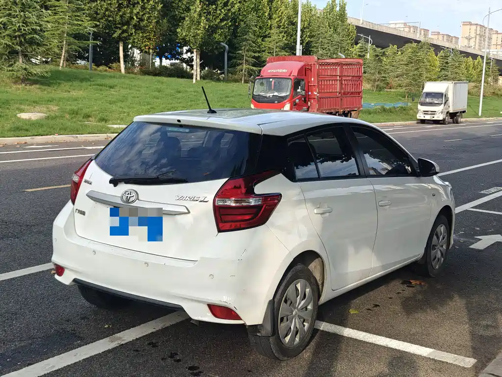 Toyota Yaris L — миниатюра 6