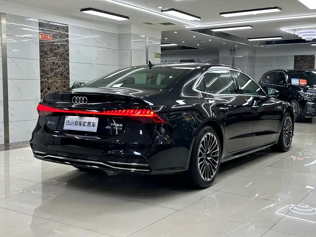 Audi A7L 2024 45 TFSI Luxury