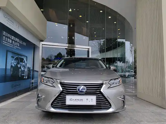 lexus es